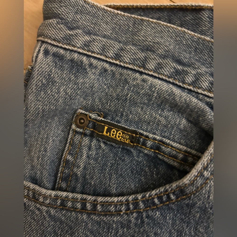 Lee vintage Blue Jean Shorts cut off shorts Frayed Hem 31 x 32 100% cotton - Picture 3 of 5